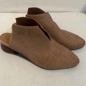 Antelope Radlee Women’s Tan Textured Leather Mule Slip-On Shoe, US 9, EU 40 NWOB